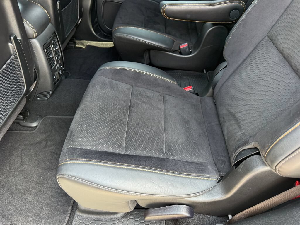 Used 2023 Dodge Durango R/T w/ Hemi Orange Plus Package AWD/4WD image 10