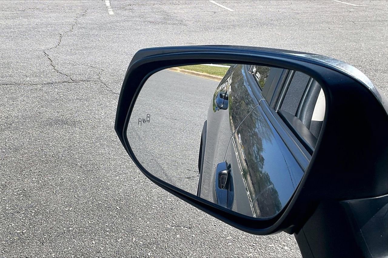 Used 2022 Toyota RAV4 XLE image 28