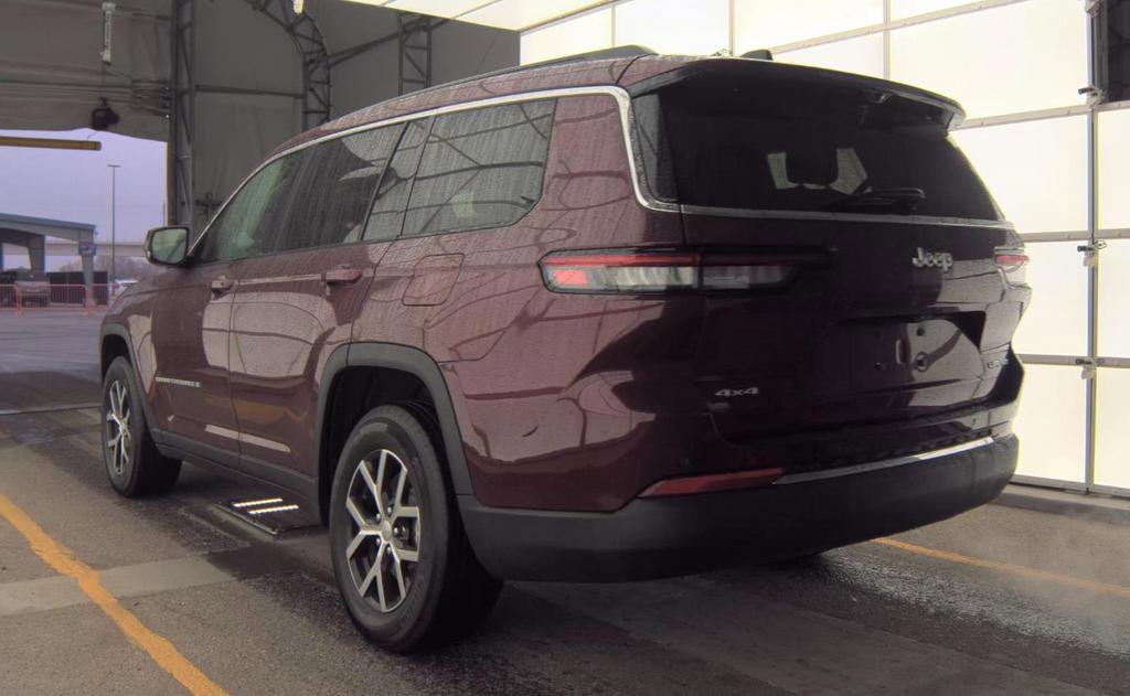 Used 2024 Jeep Grand Cherokee L Limited w/ Luxury Tech Group II image 5