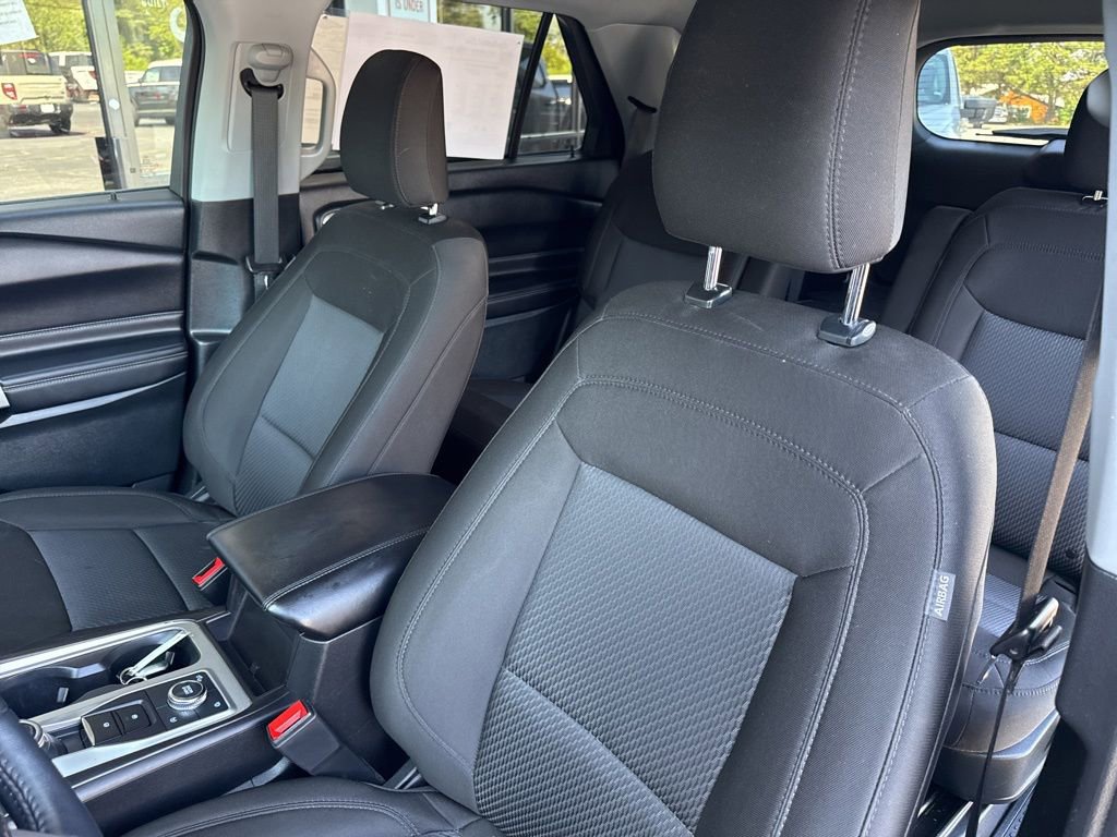 Used 2023 Ford Explorer XLT AWD/4WD image 21