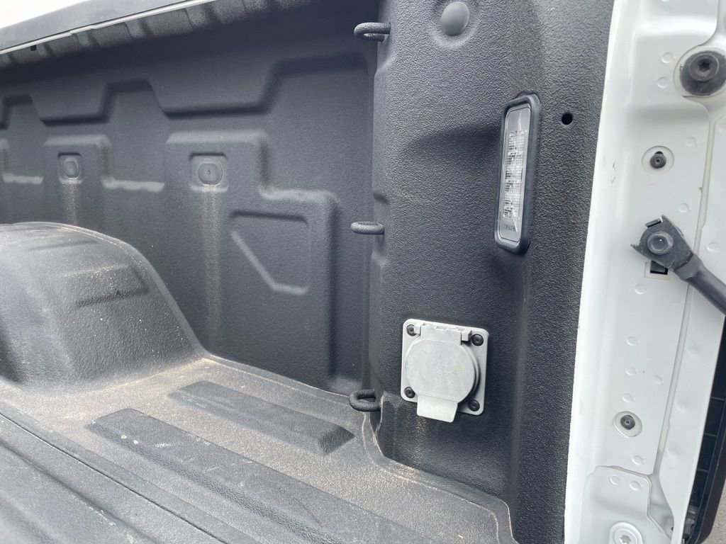 Used 2022 GMC Sierra 2500 AT4 image 9