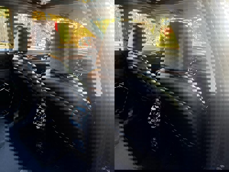 Used 2017 Kia Cadenza Premium w/ Luxury Package image 29