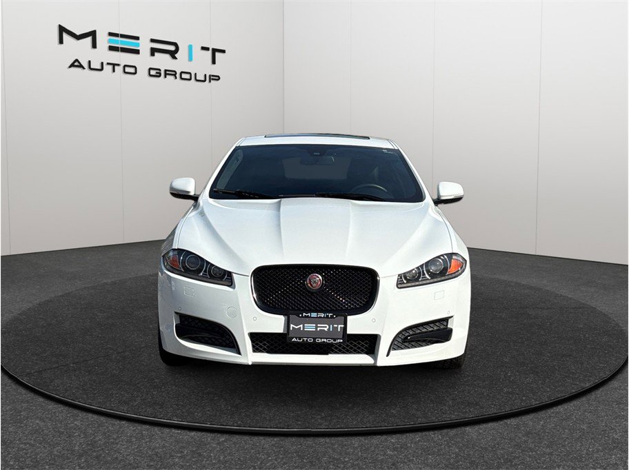 Used 2015 Jaguar XF Sport image 3