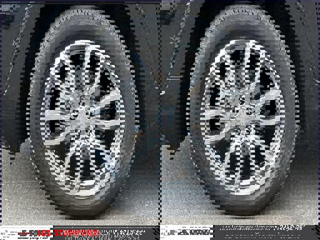 Used 2023 GMC Terrain Denali w/ Denali Premium Package image 10