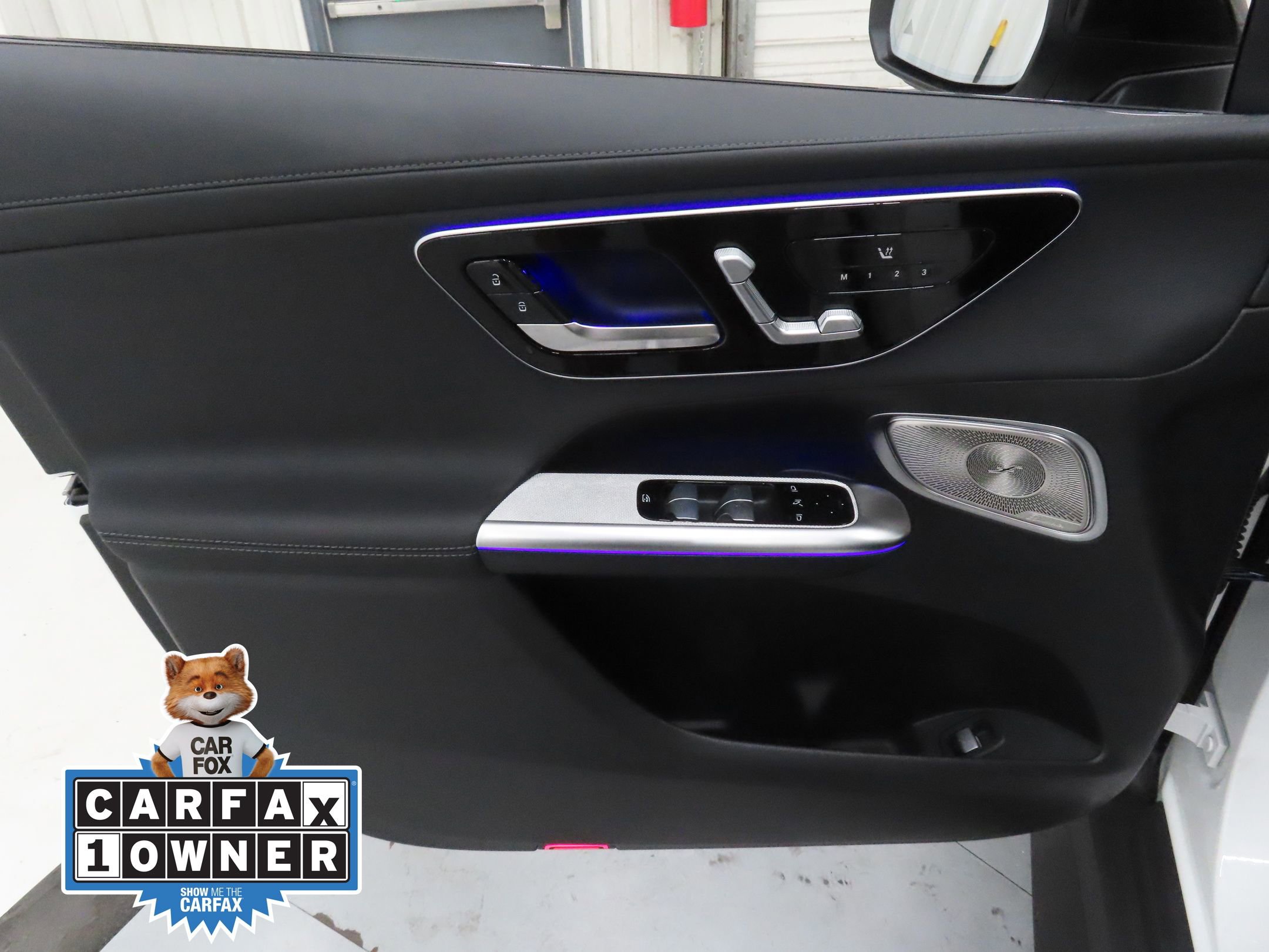 Used 2025 Mercedes-Benz GLC 300 4MATIC image 9