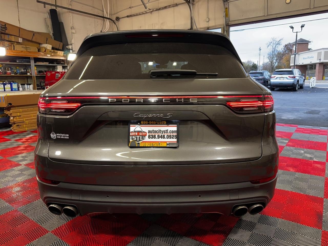 Used 2019 Porsche Cayenne S image 6