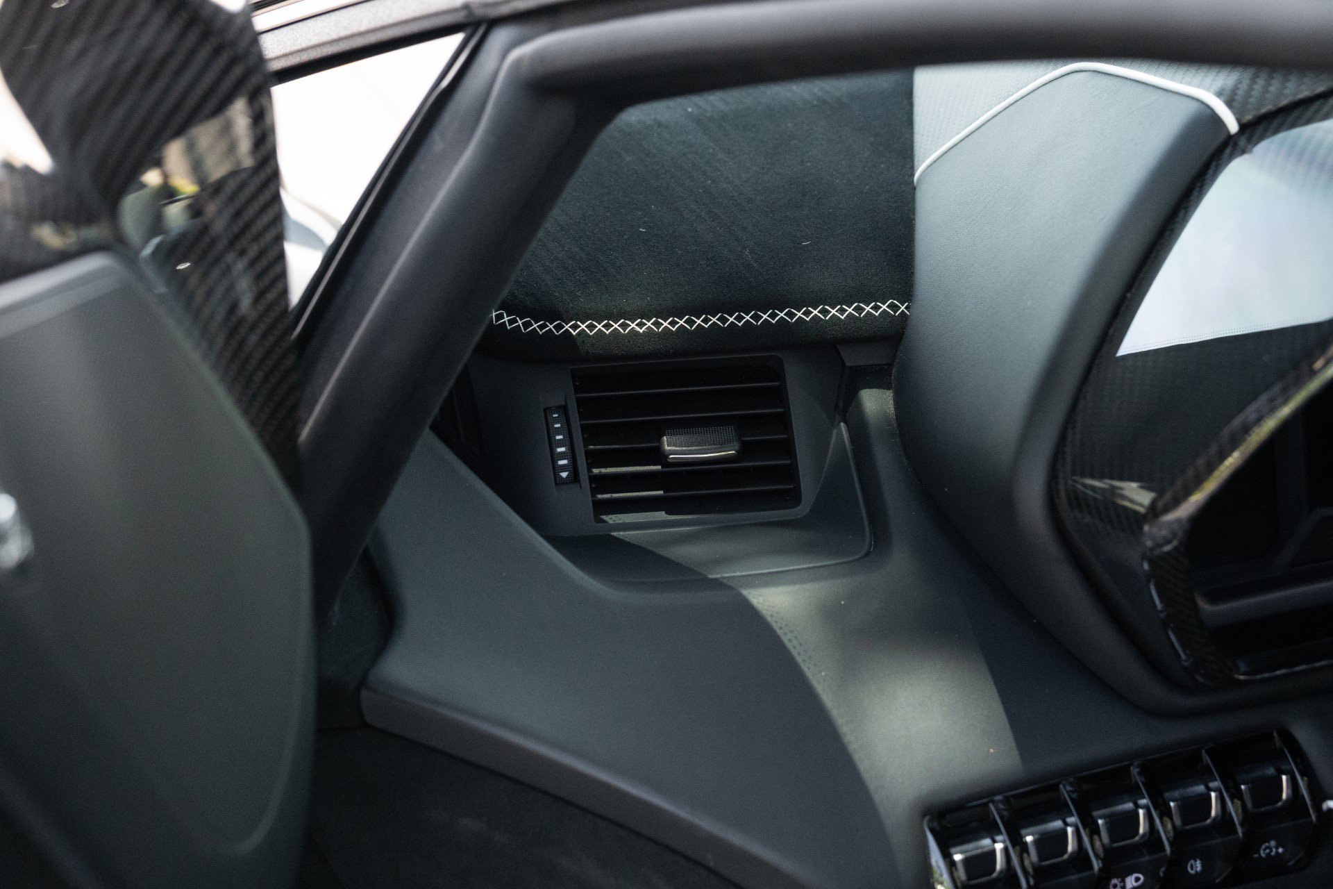 Used 2020 Lamborghini Aventador SVJ AWD/4WD image 58