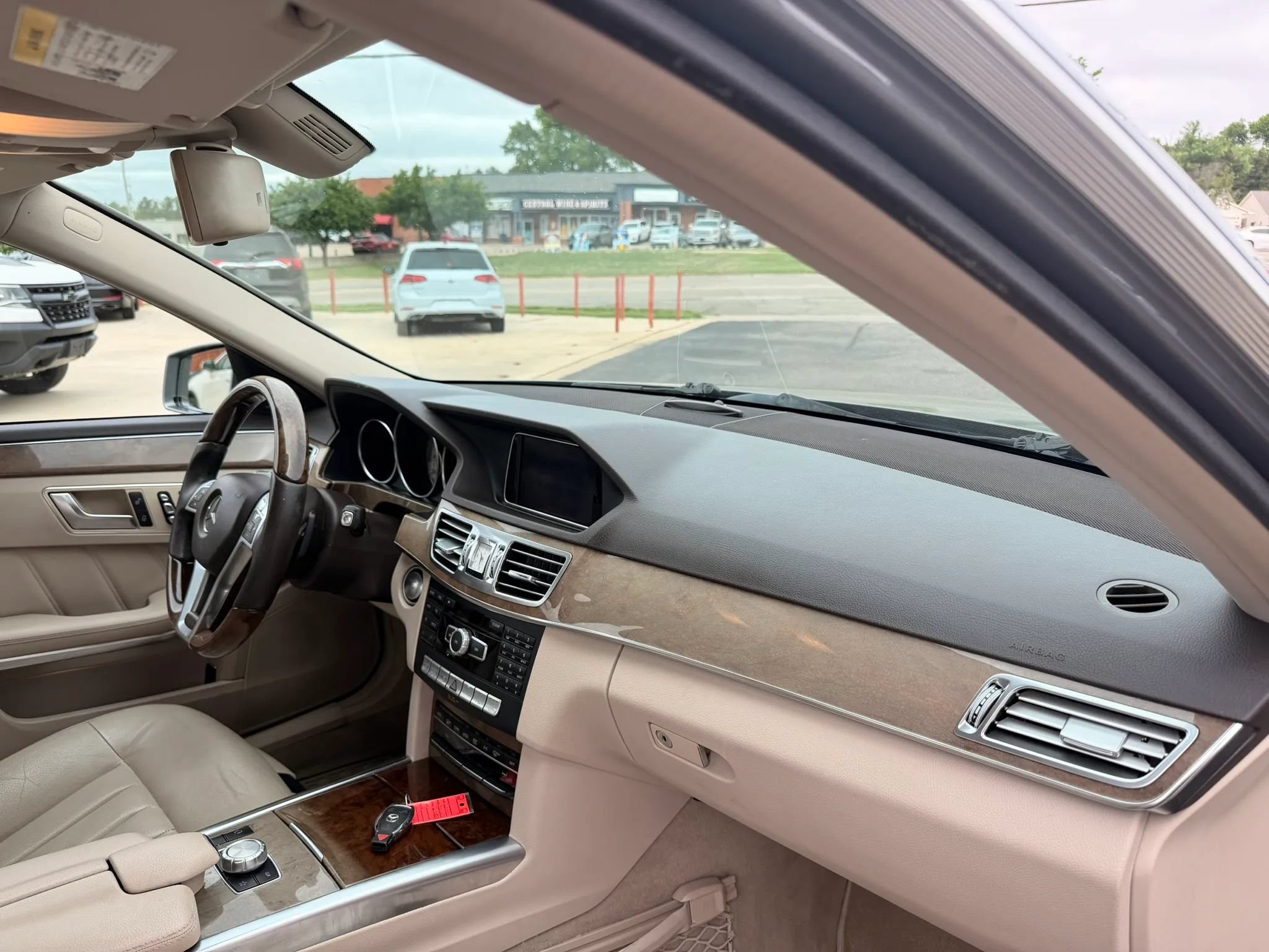 Used 2014 Mercedes-Benz E 350 Sedan image 36