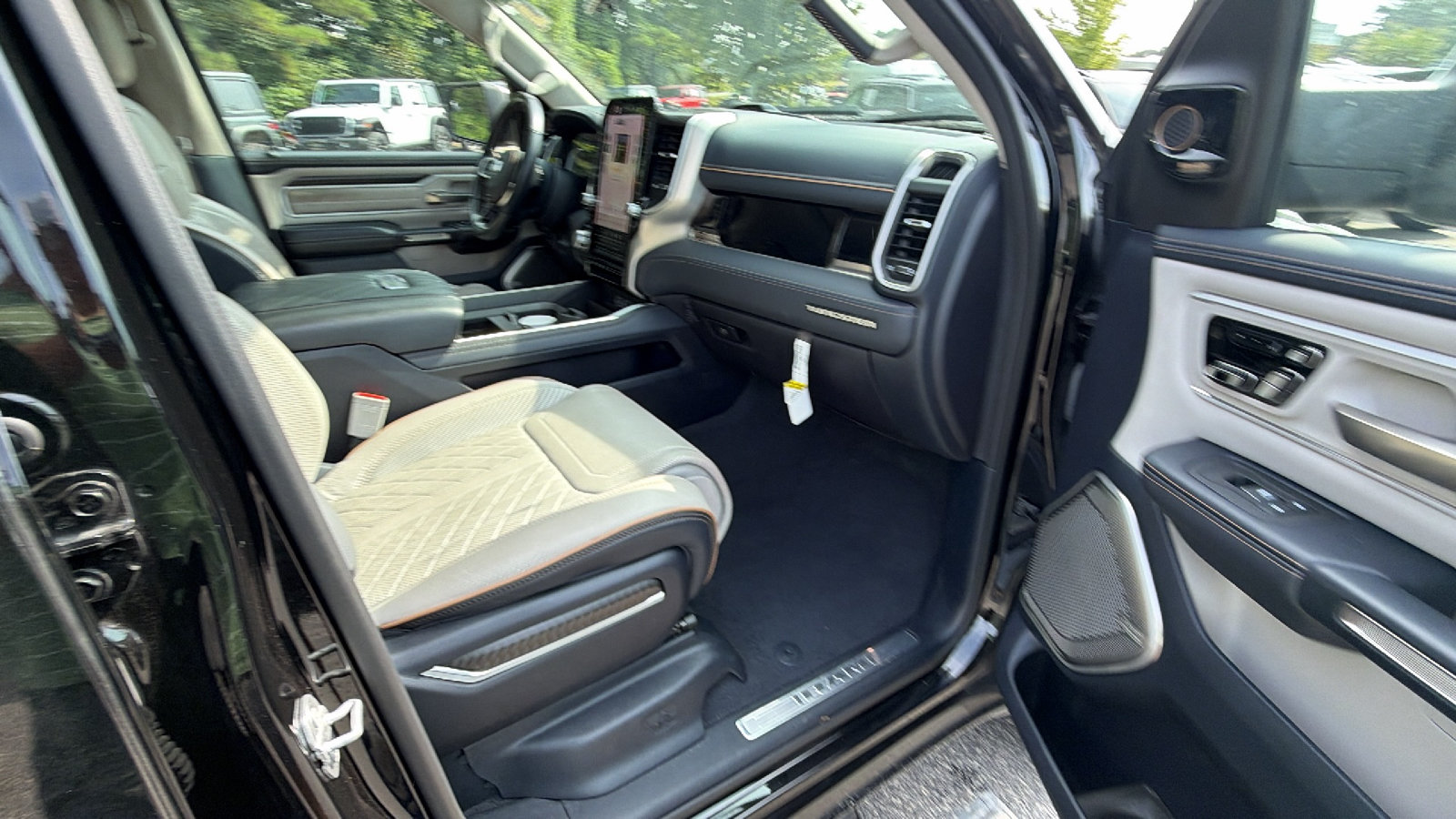 Used 2025 RAM 1500 Tungsten AWD/4WD image 20