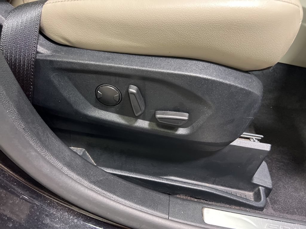 Used 2021 Ford Edge Titanium w/ Cargo Accessory Package FWD image 9