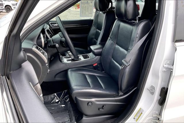 Used 2018 Jeep Grand Cherokee Limited image 24