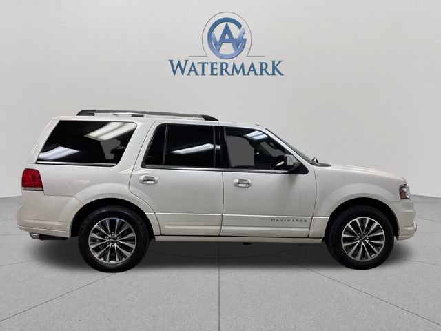 Used 2016 Lincoln Navigator Select AWD/4WD image 7