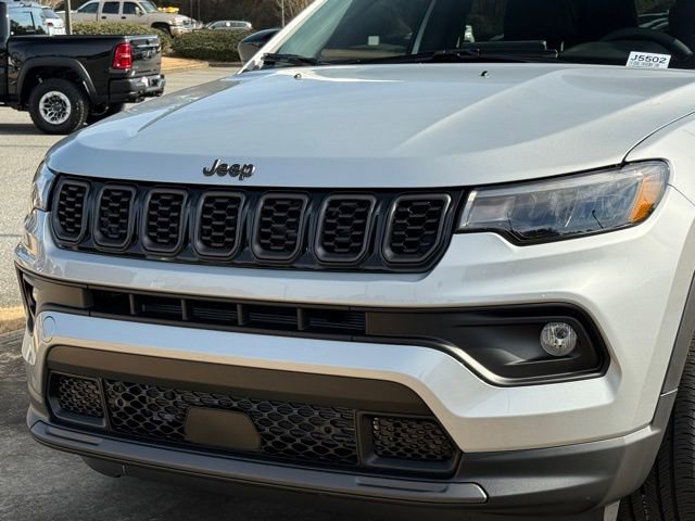 New 2026 Jeep Compass Latitude image 10