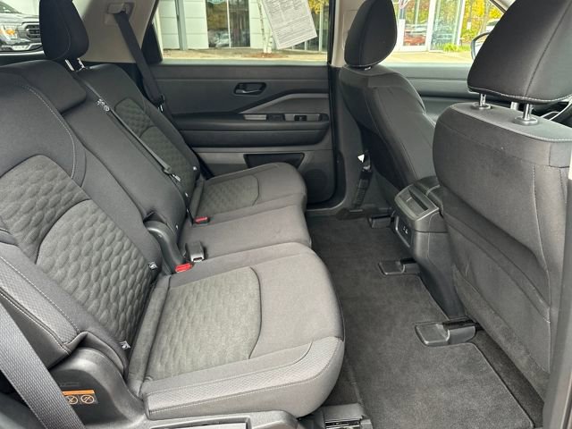 Used 2024 Nissan Pathfinder S image 25