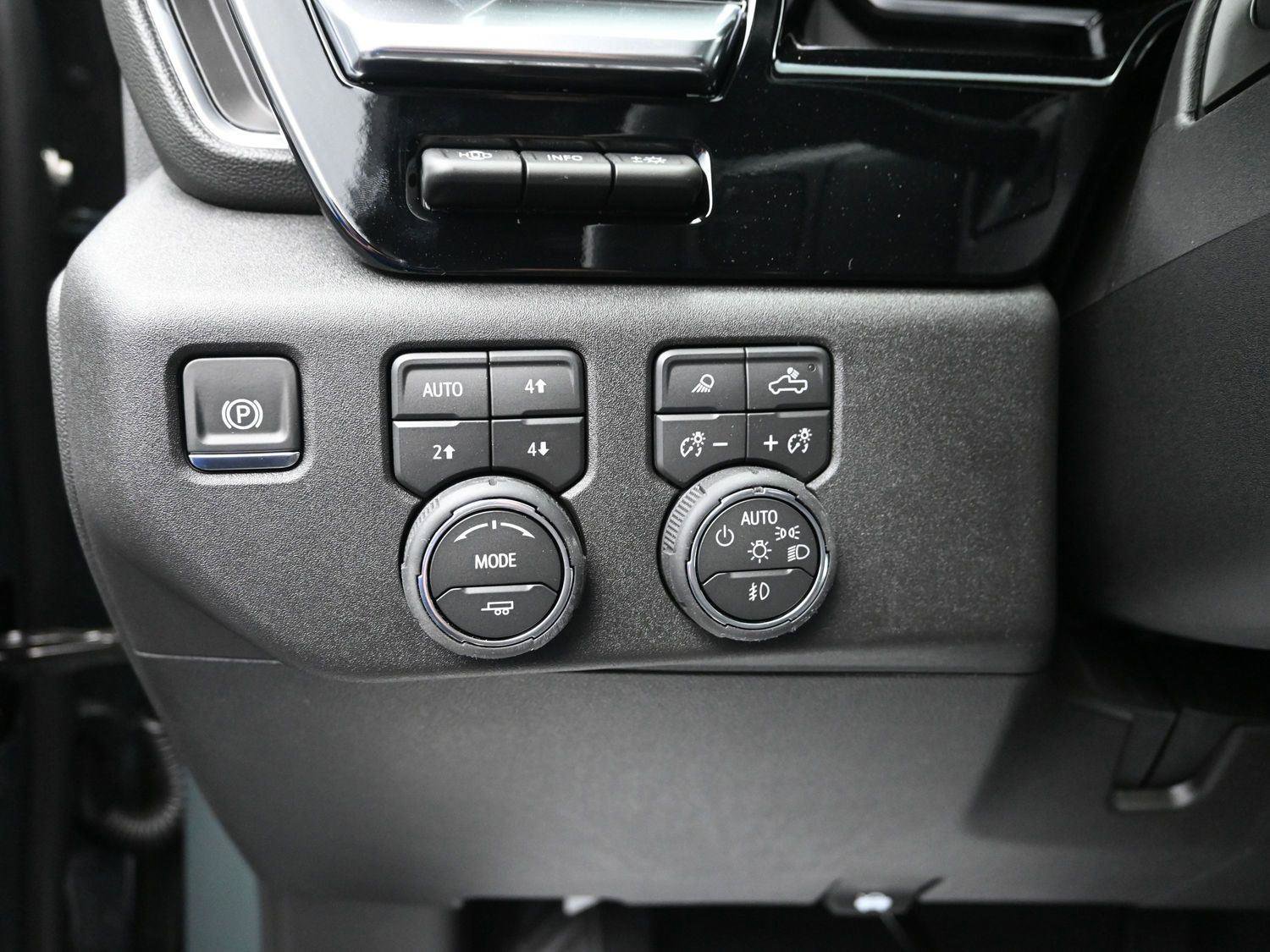 New 2026 Chevrolet Silverado 2500 LTZ w/ LTZ Plus Package image 27