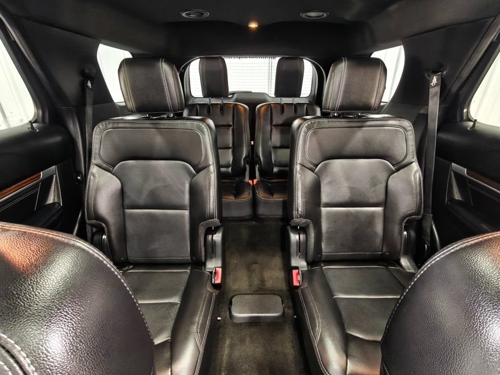 Used 2017 Ford Explorer Limited w/ Equipment Group 301A AWD/4WD image 28