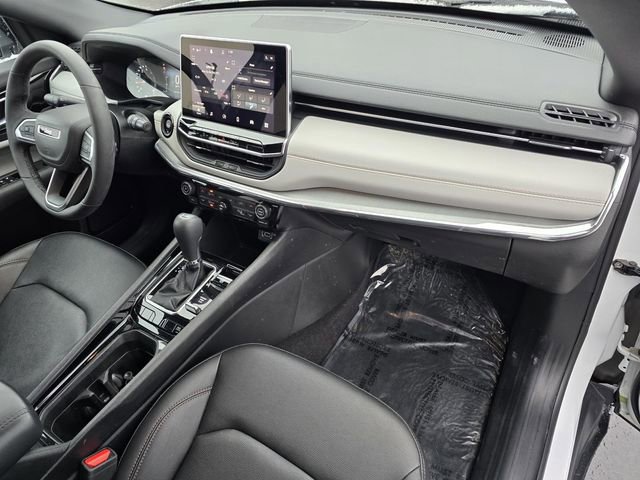 Used 2024 Jeep Compass Limited image 31