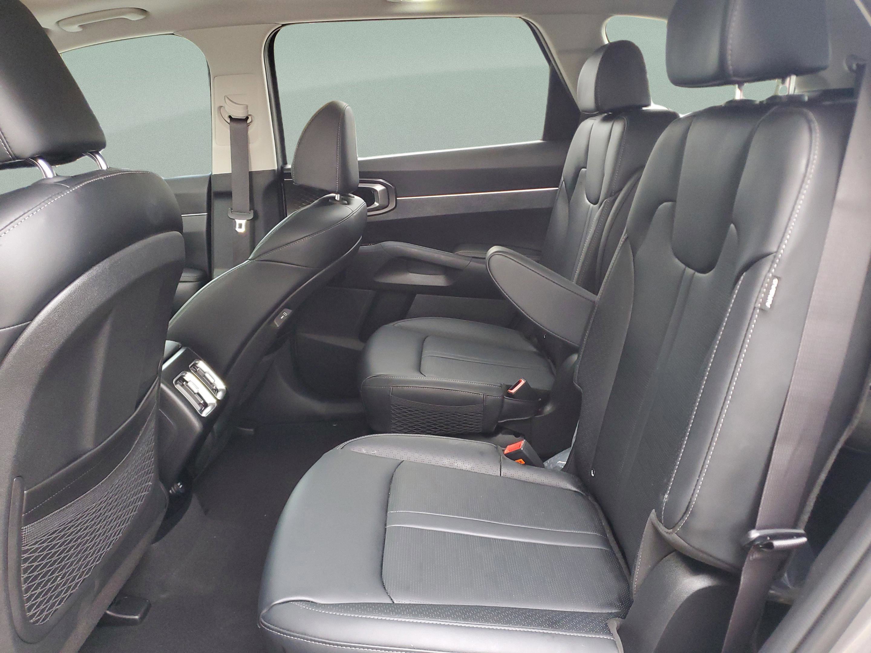 Certified 2025 Kia Sorento EX w/ EX Panoramic Sunroof Package image 7