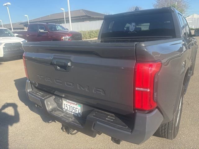 Used 2025 Toyota Tacoma SR5 image 4