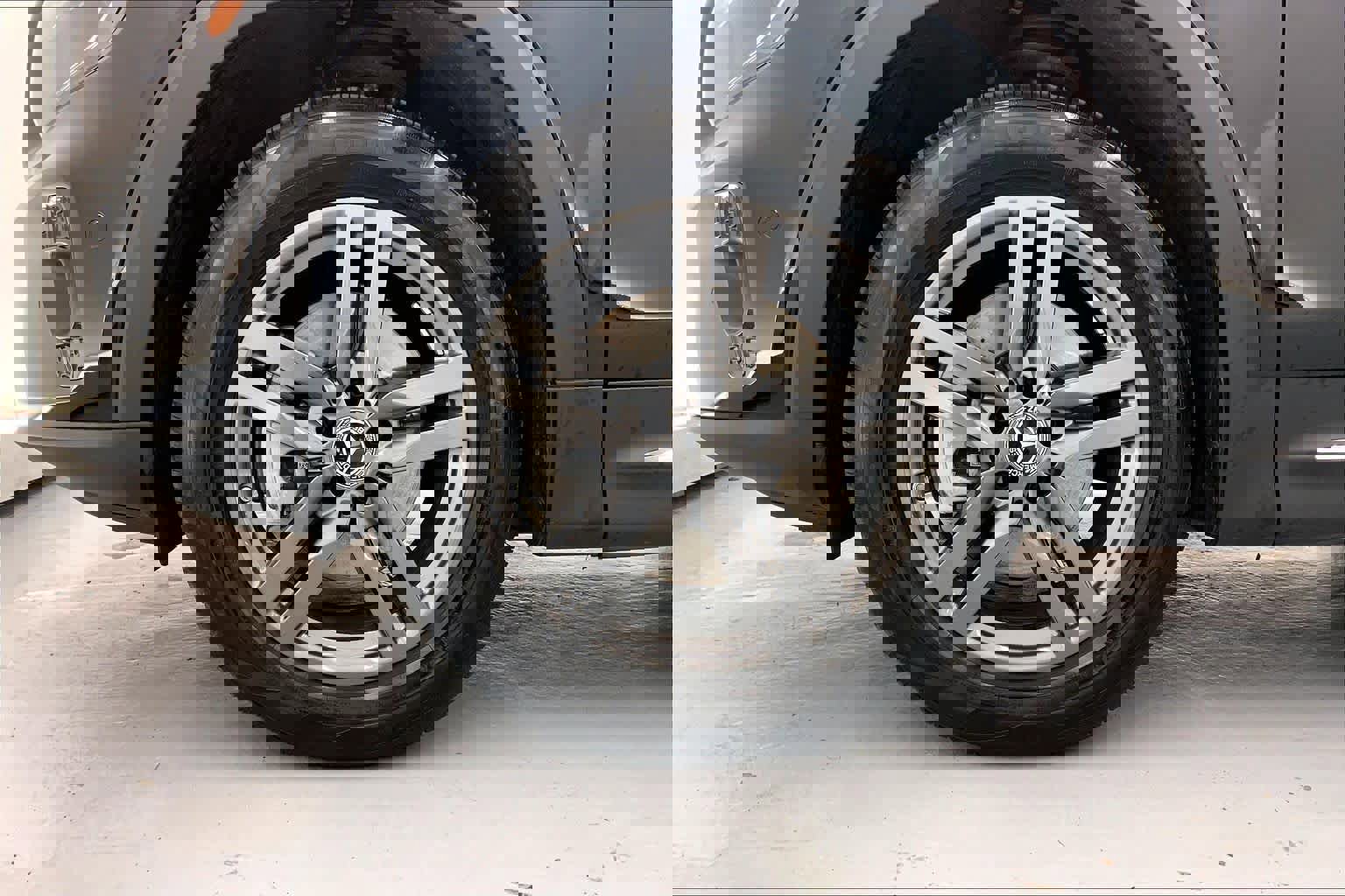 Used 2025 Mercedes-Benz GLB 250 image 9