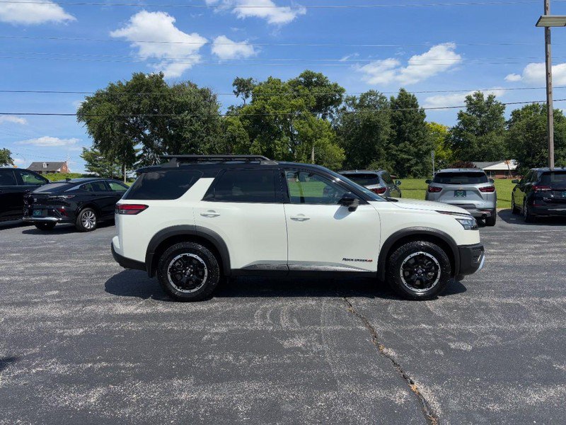 Used 2024 Nissan Pathfinder SV AWD/4WD image 6
