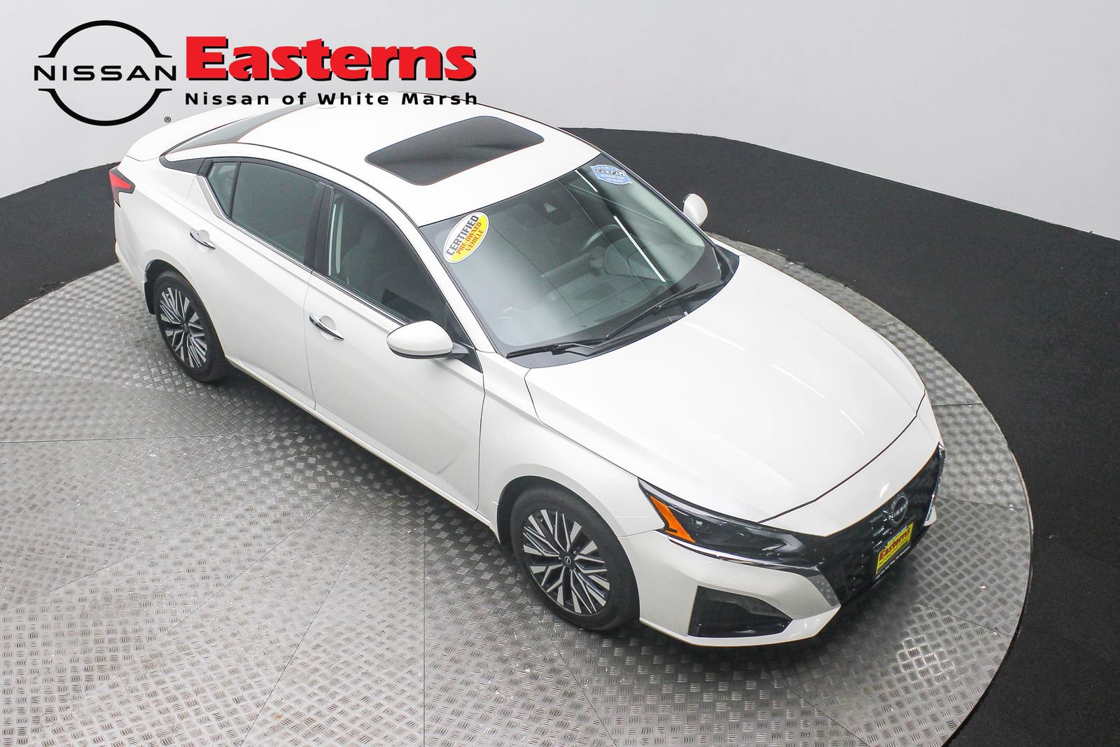 Used 2024 Nissan Altima 2.5 SV w/ SV Premium Package AWD/4WD image 3
