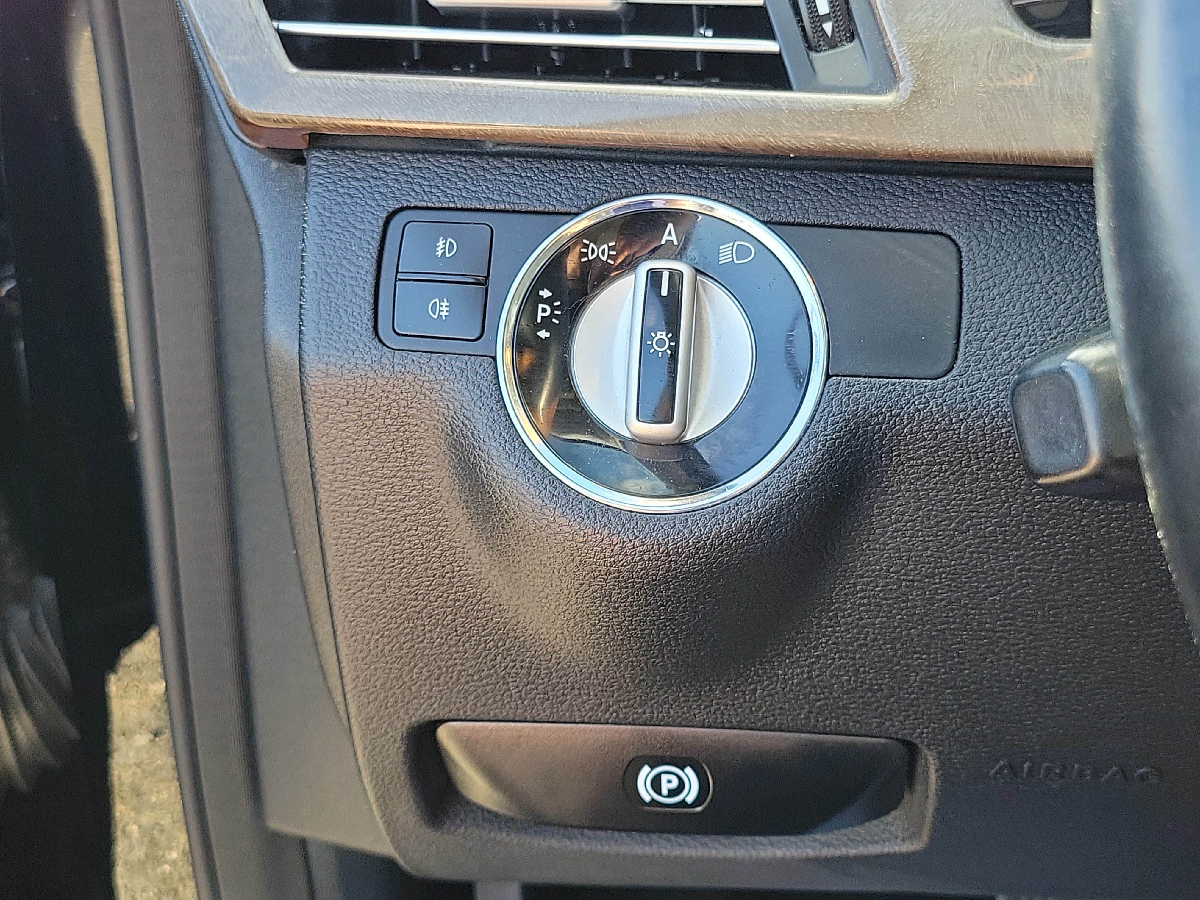 Used 2010 Mercedes-Benz E 350 Sedan image 11