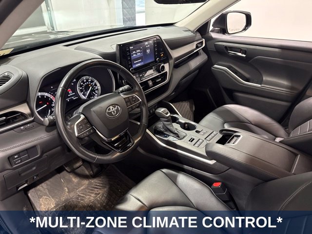 Used 2020 Toyota Highlander XLE AWD/4WD image 13