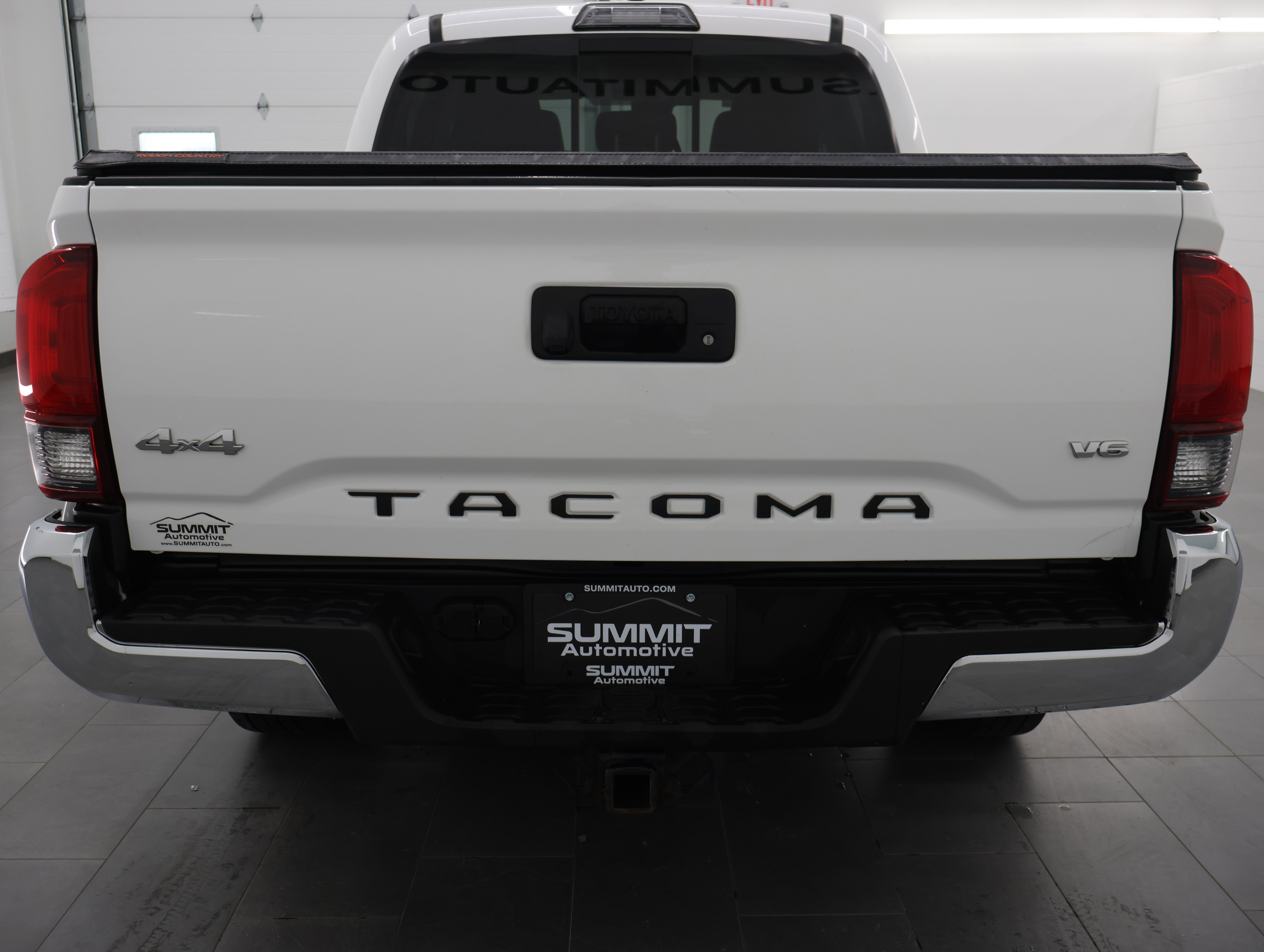 Used 2018 Toyota Tacoma SR5 AWD/4WD image 26