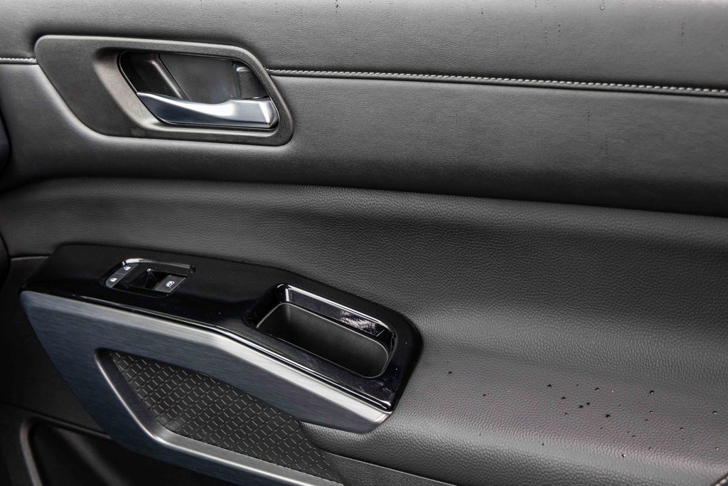 Certified 2024 Nissan Pathfinder SL image 16