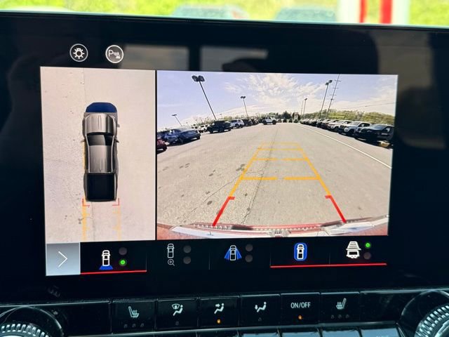 Used 2024 GMC Canyon AT4 w/ Technology Package image 39