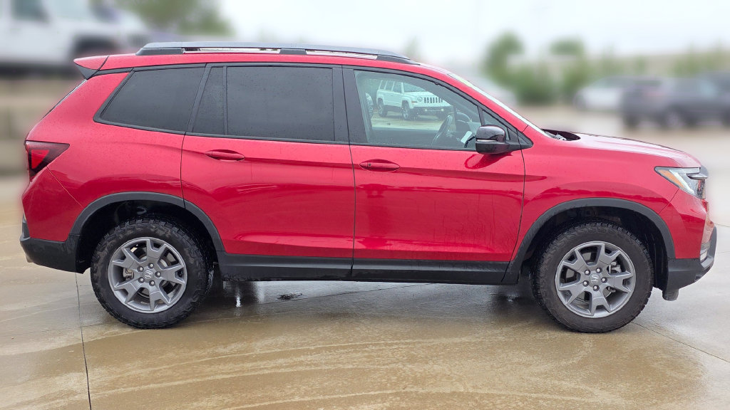 Used 2025 Honda Passport TrailSport image 6