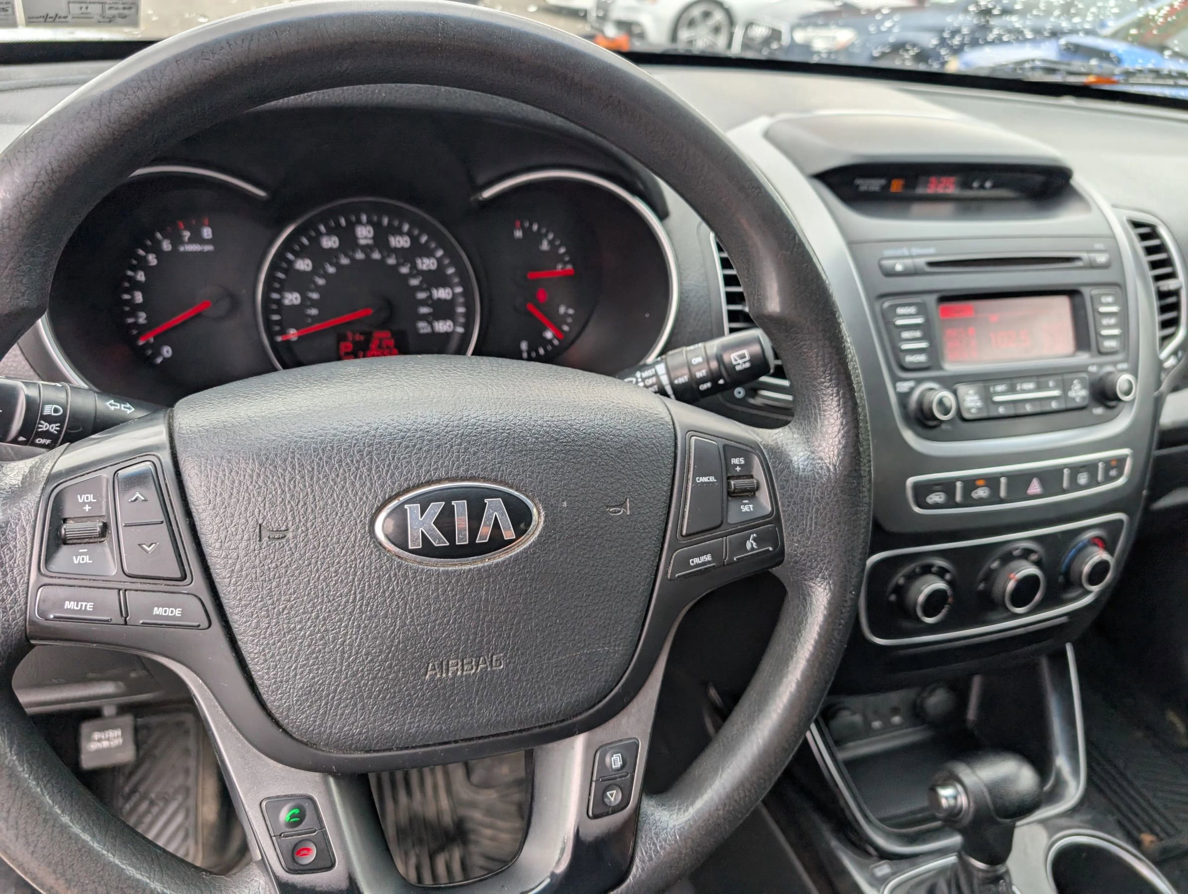 Used 2015 Kia Sorento LX image 12