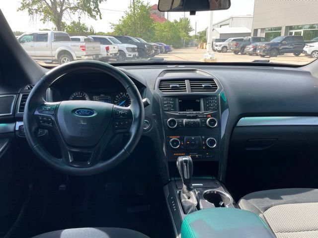 Used 2018 Ford Explorer XLT FWD image 15