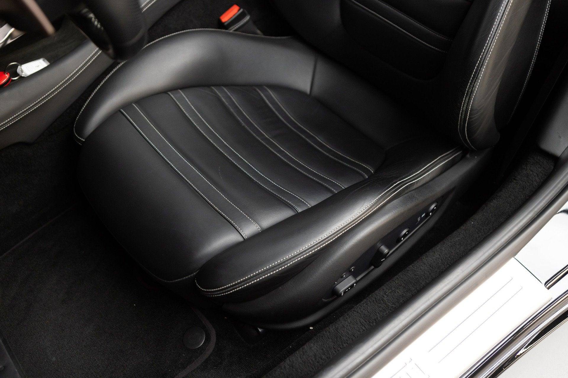 Used 2010 Ferrari California RWD image 52