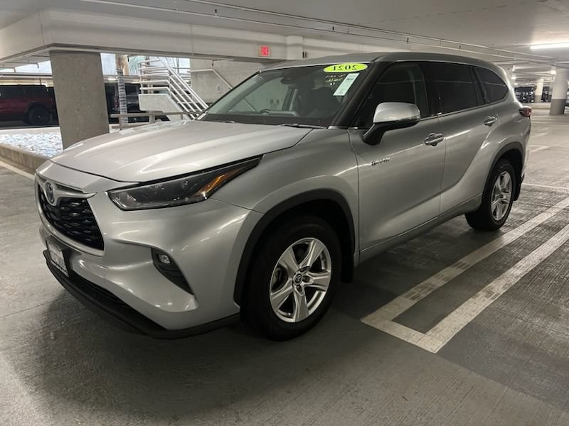 Used 2021 Toyota Highlander LE