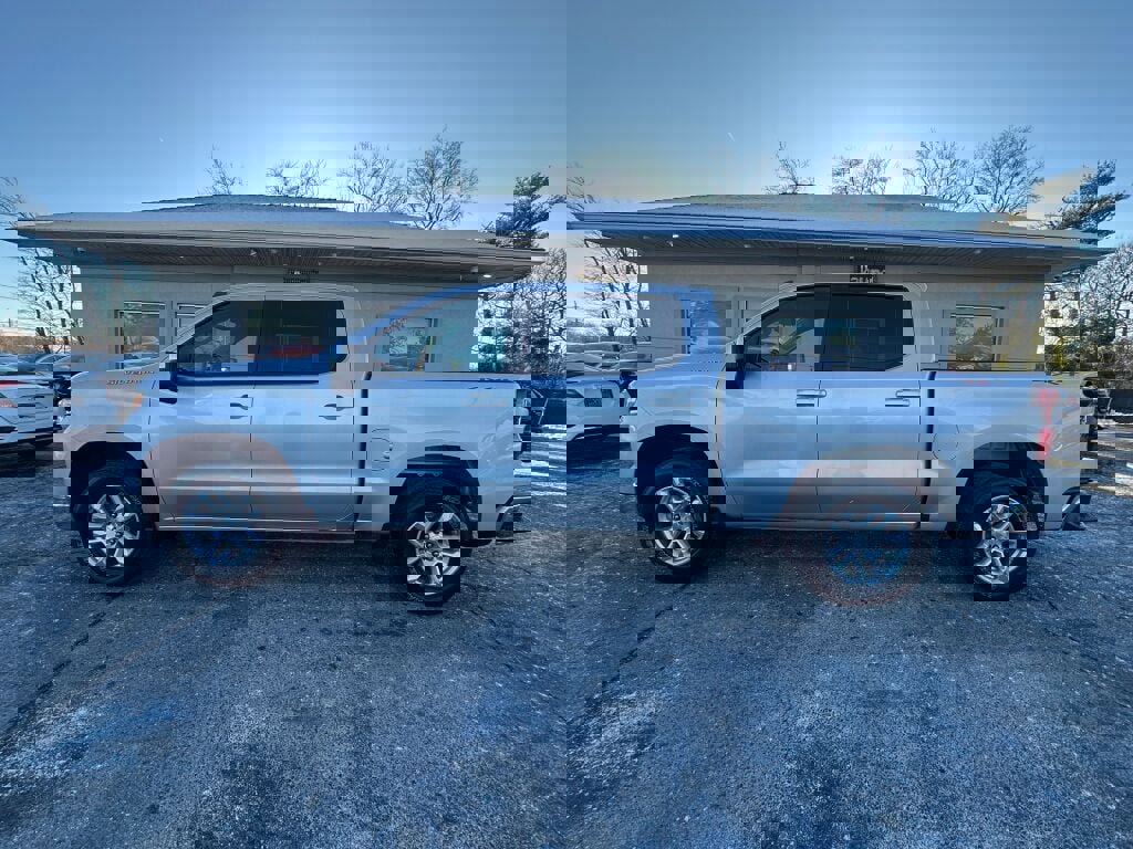 Used 2022 Chevrolet Silverado 1500 LT image 4