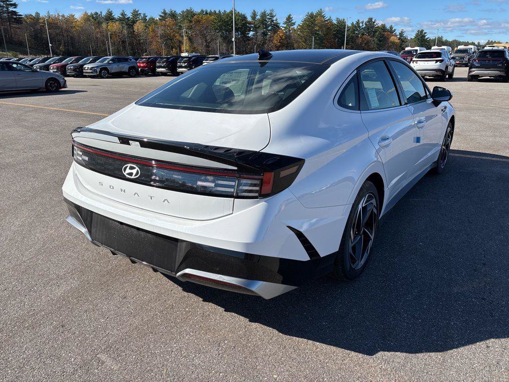 New 2025 Hyundai Sonata SEL FWD image 4