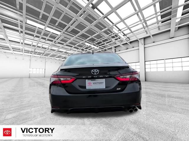 Used 2023 Toyota Camry SE image 4