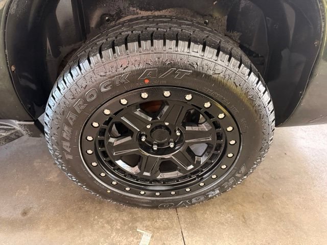 Used 2013 Chevrolet Avalanche LTZ AWD/4WD image 6