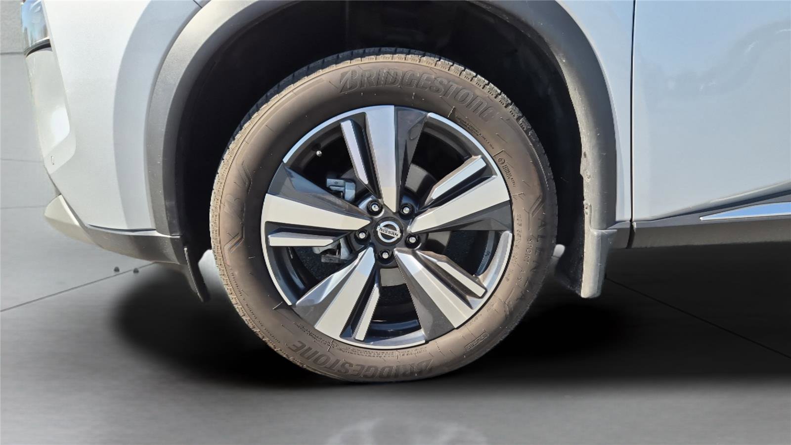 Used 2021 Nissan Rogue SL w/ Premium Package image 22