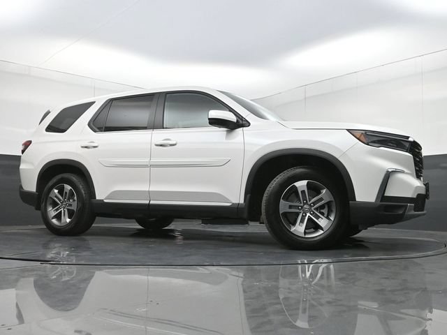 Used 2025 Honda Pilot EX-L image 35