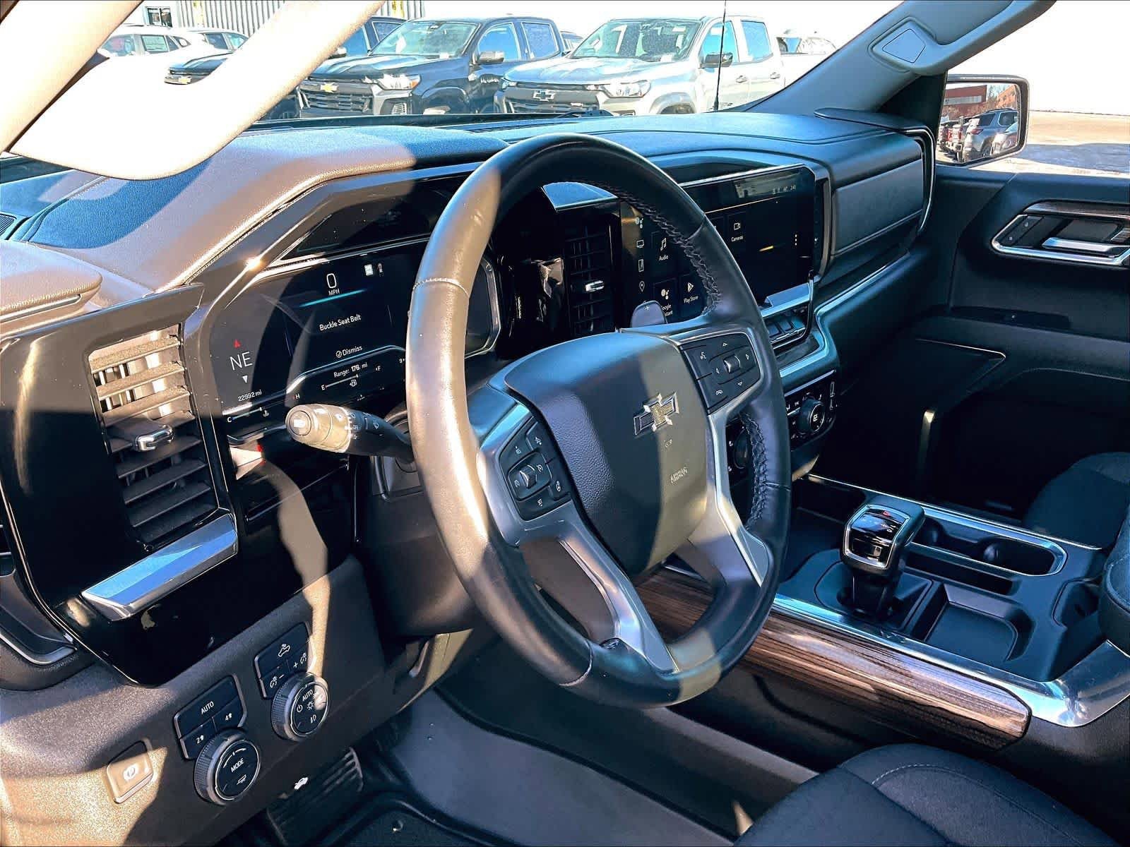 Used 2023 Chevrolet Silverado 1500 RST w/ Rally Edition AWD/4WD image 8