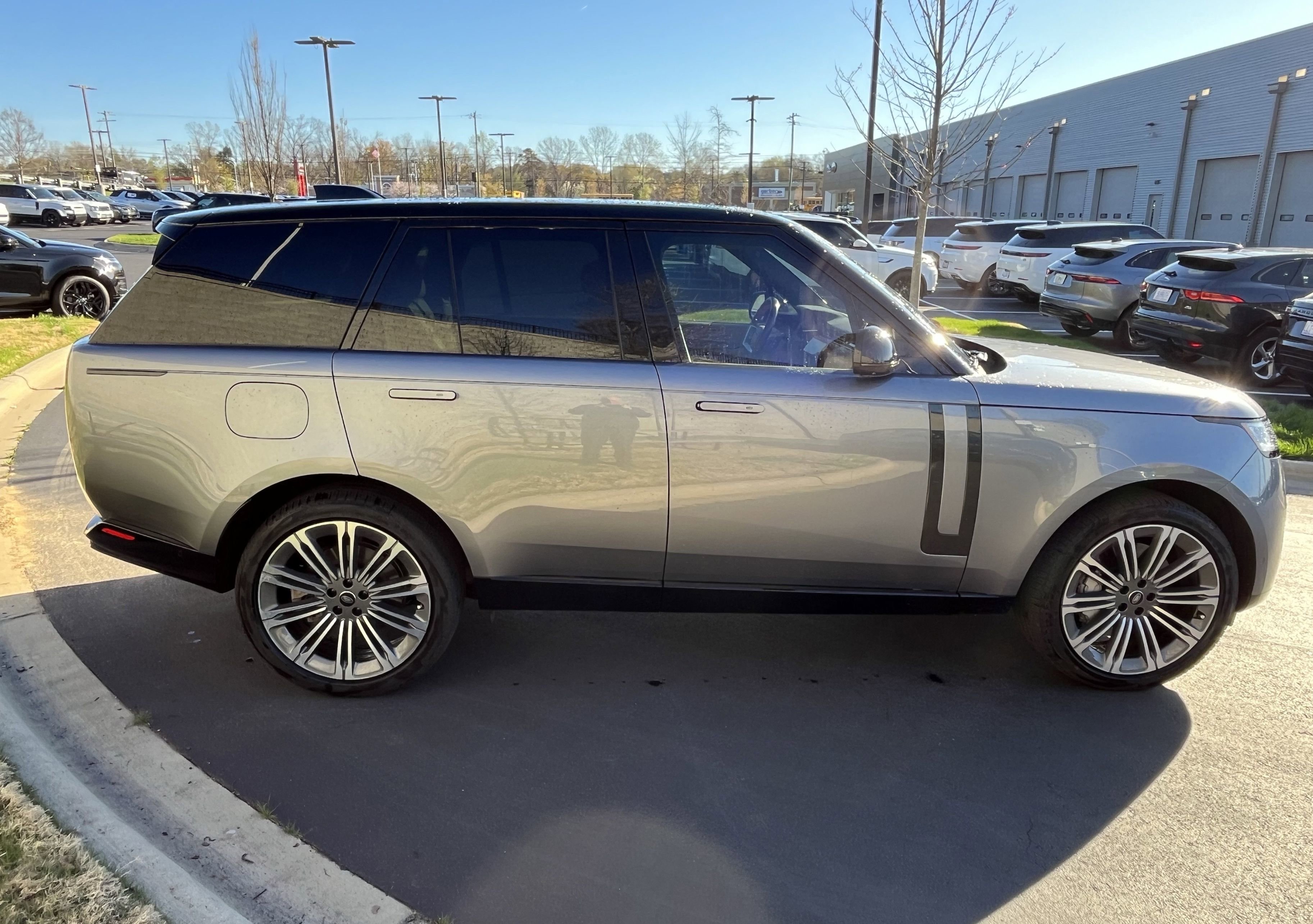 Certified 2023 Land Rover Range Rover SE image 8