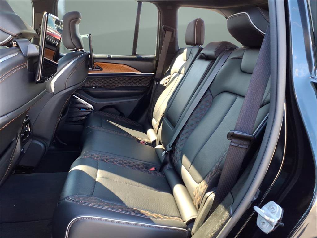 Certified 2023 Jeep Grand Cherokee Summit AWD/4WD image 22