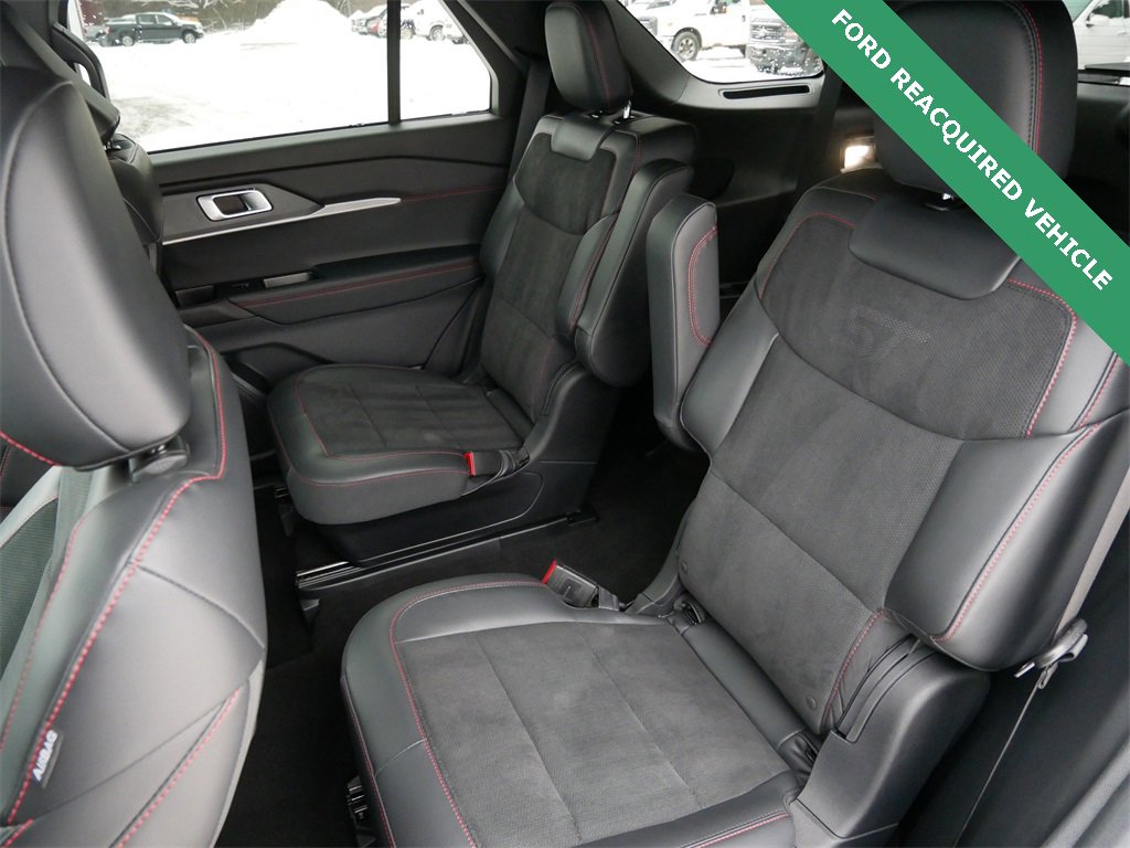 Used 2025 Ford Explorer ST image 12