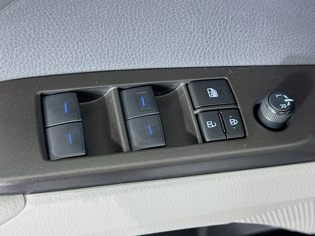 Certified 2023 Toyota Camry SE w/ Convenience Package image 13