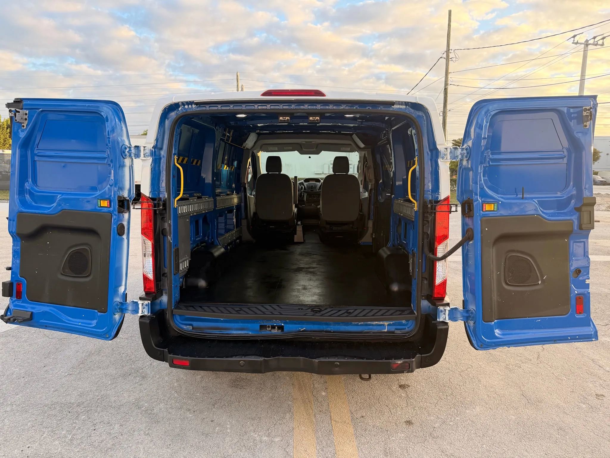 Used 2019 Ford Transit 250 130 Low Roof image 7