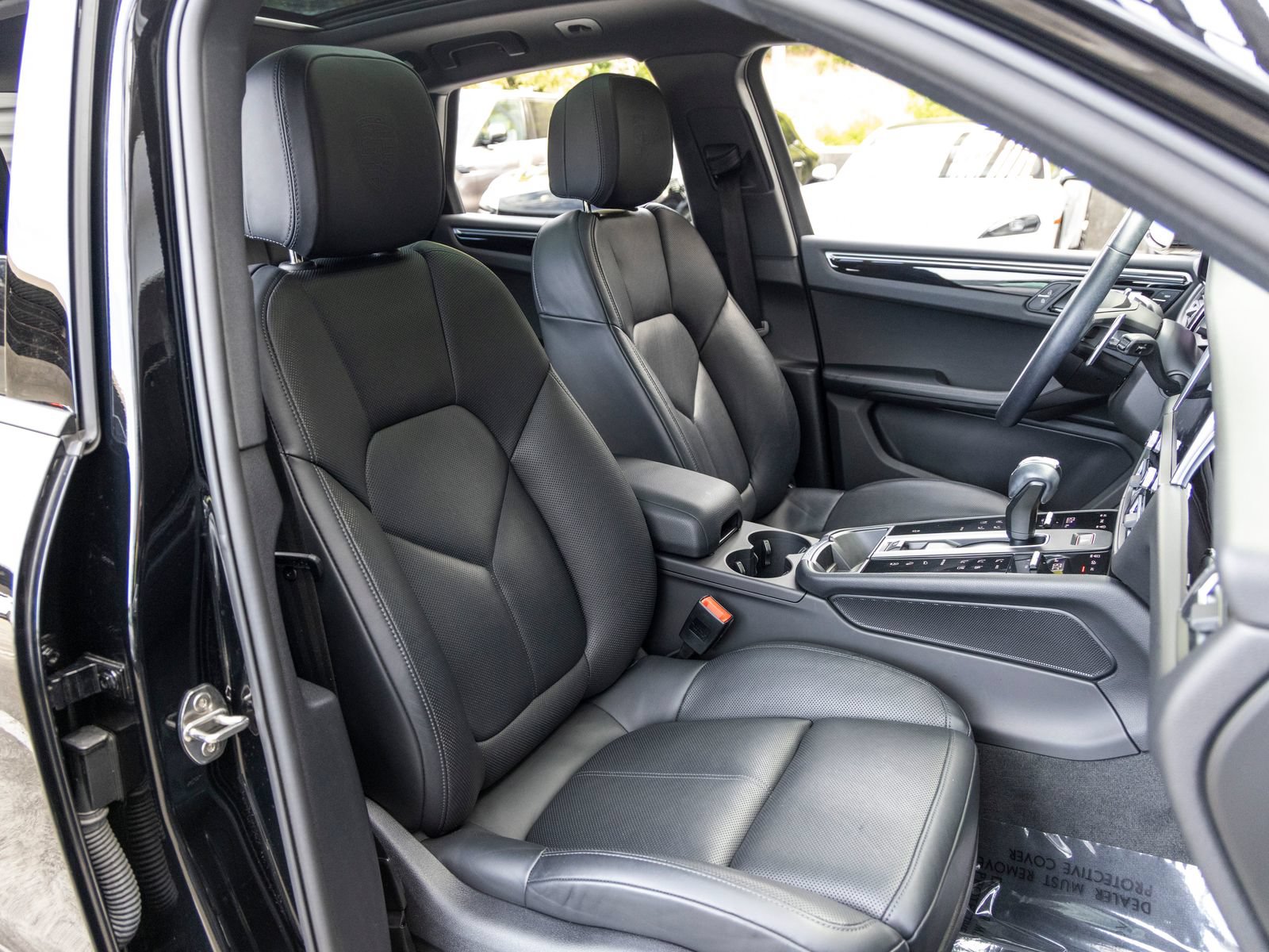 Certified 2023 Porsche Macan AWD/4WD image 66