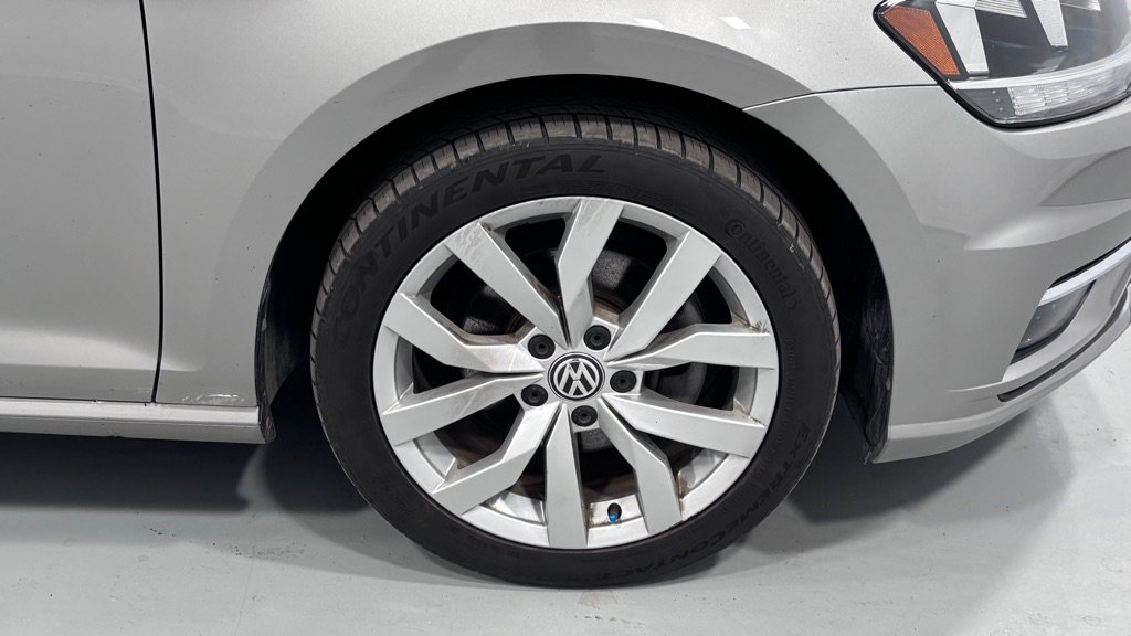 Used 2019 Volkswagen Golf SE w/ Driver Assistance Package FWD image 32